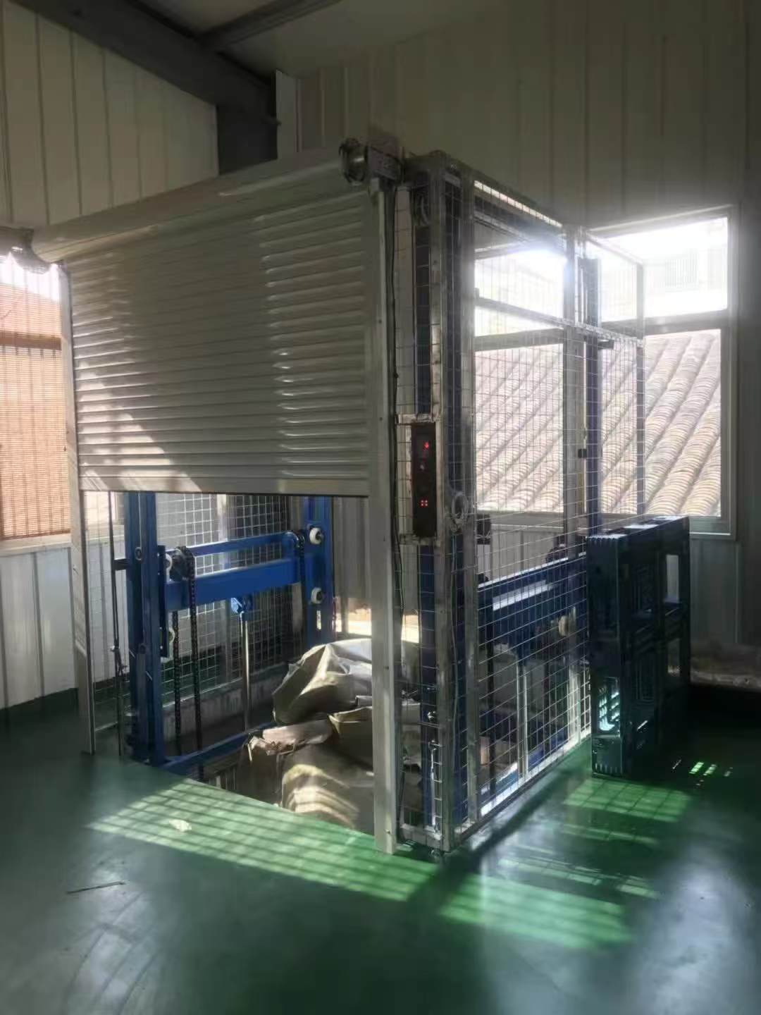 液压升降货梯，导轨链条式